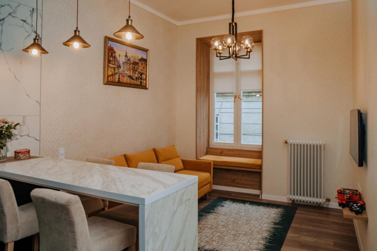לבוב V.I.P Apartments Dominikanos מראה חיצוני תמונה